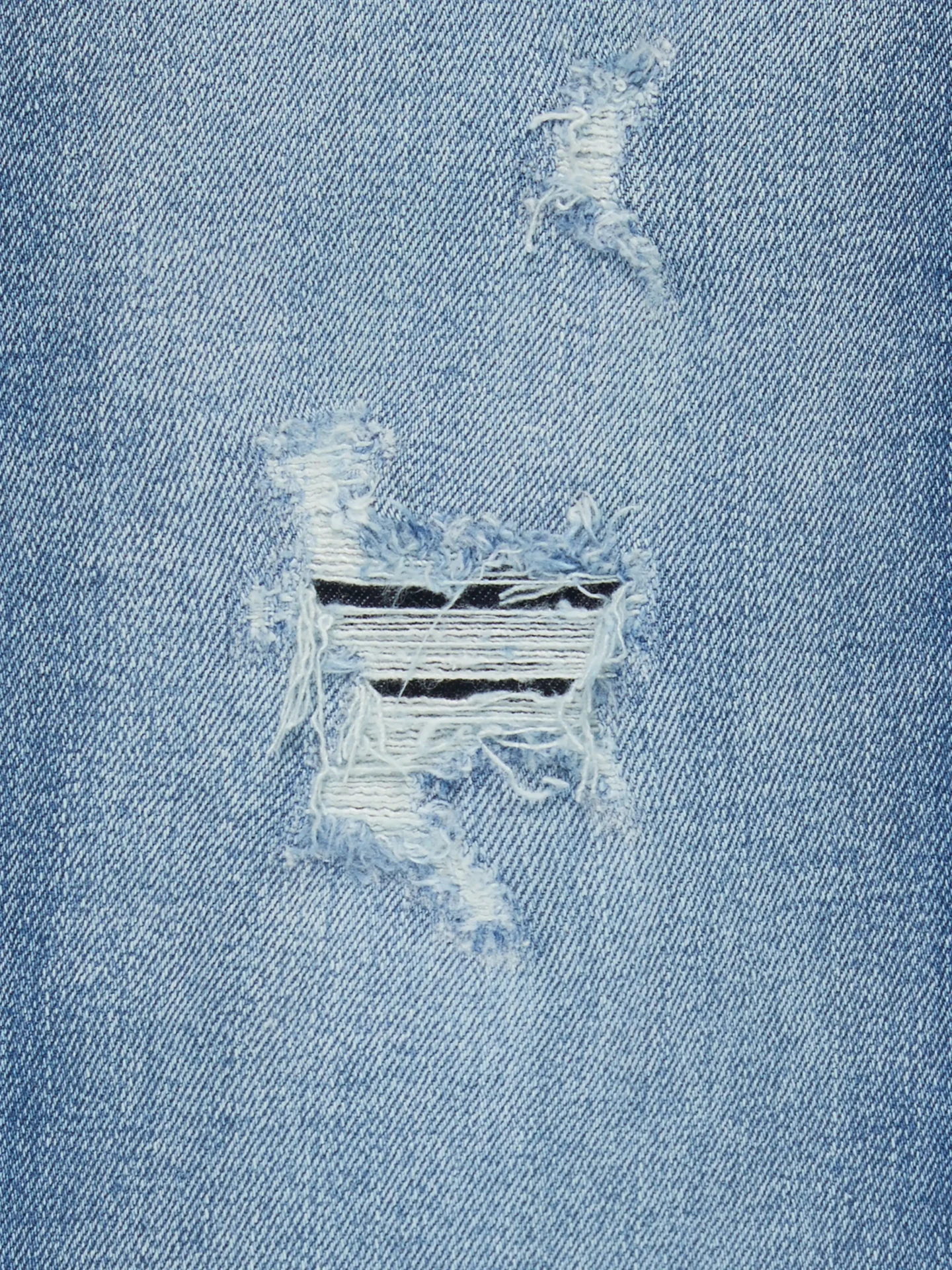 Beele-femenino-medio-detalle roto