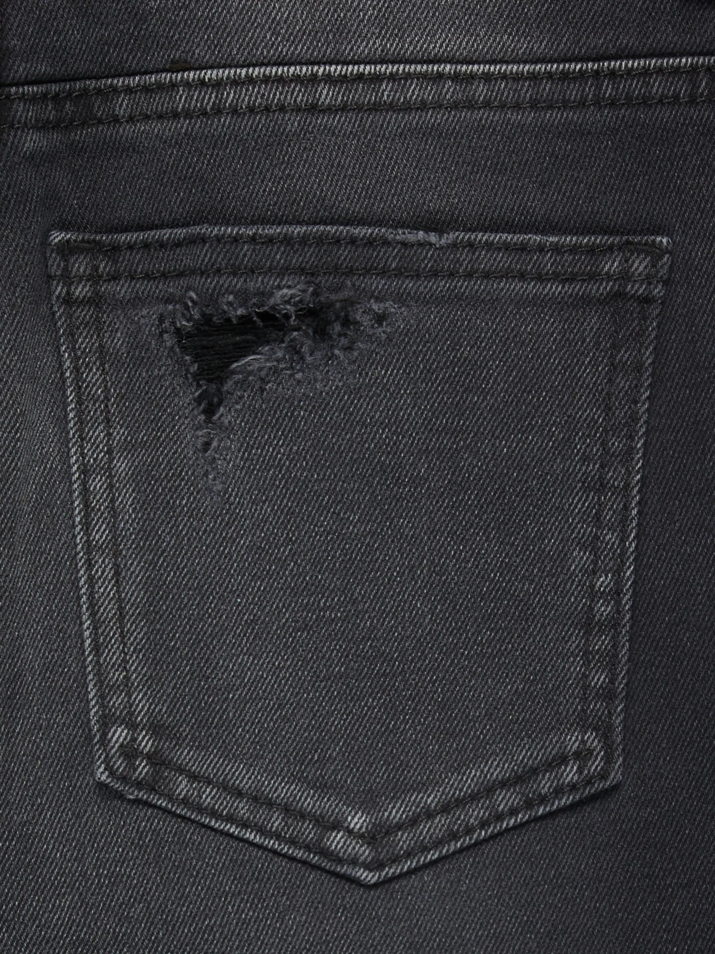 baile-black-femenino-medio-oscuro-detalle-roto