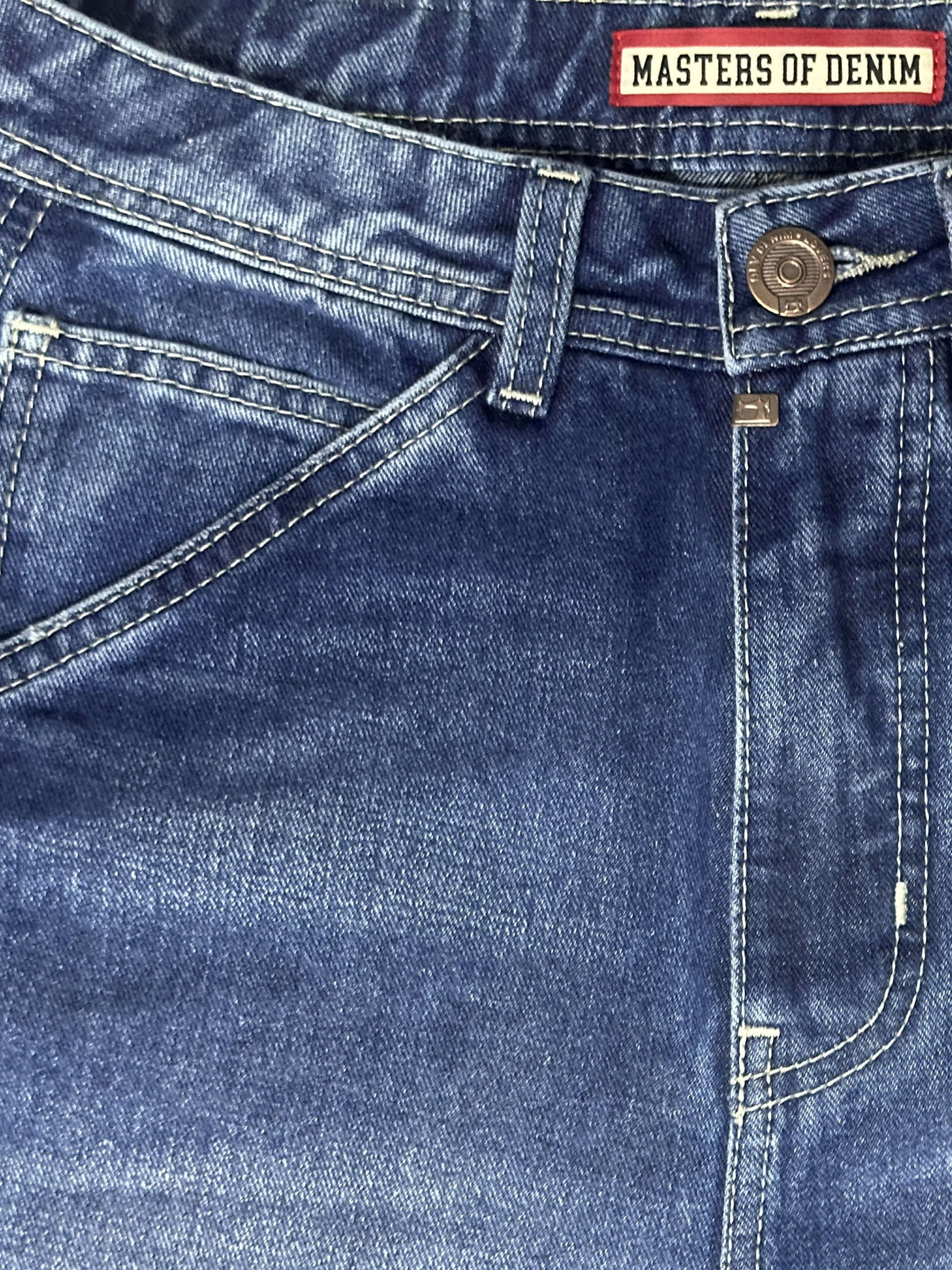 RYAN-CASTRO.-zoom-pantalon